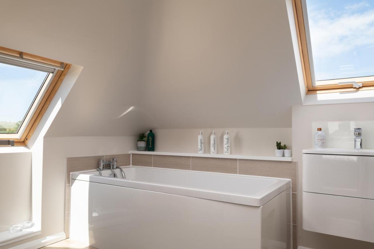 Villa Heights Is A Spacious Modern Luxury With Stunning Views *
