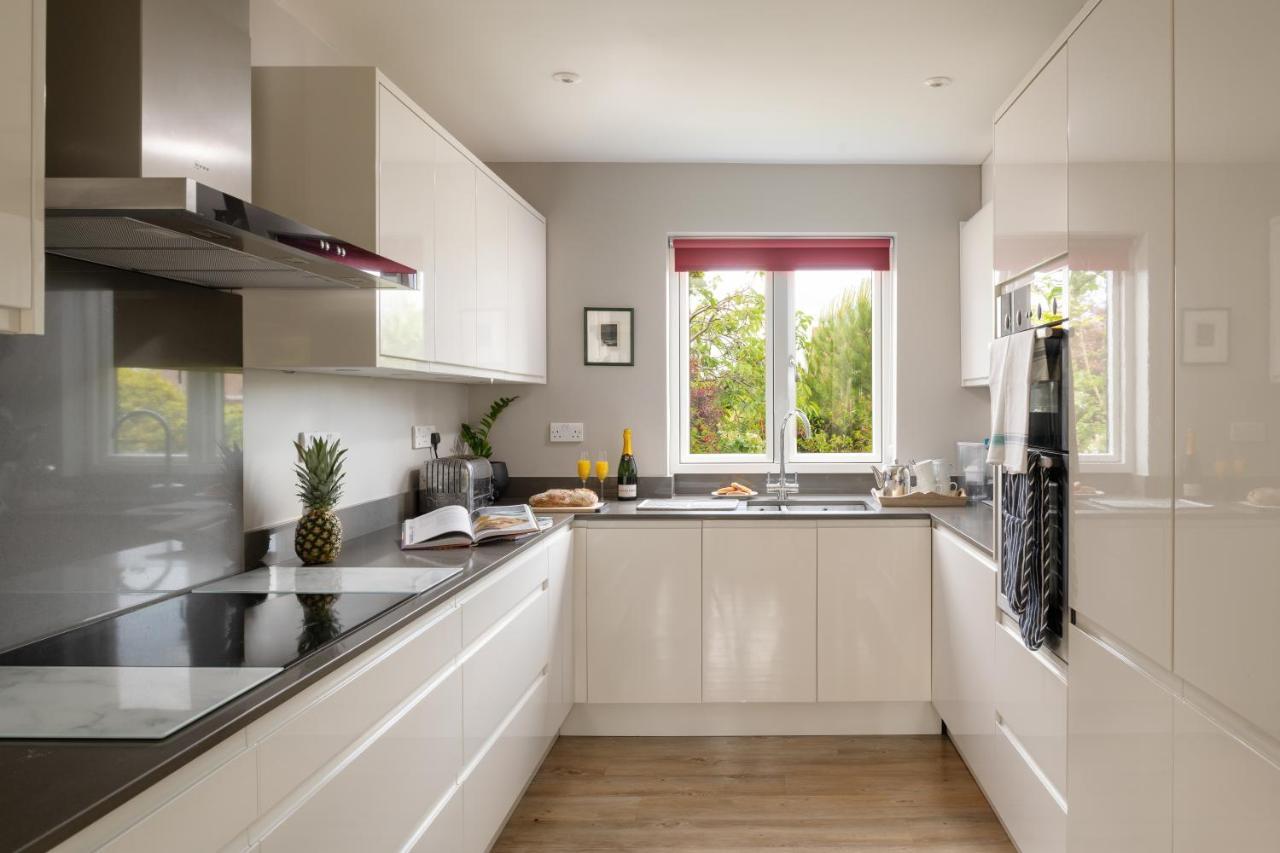 Heights Is A Spacious Modern Luxury With Stunning Views Villa *