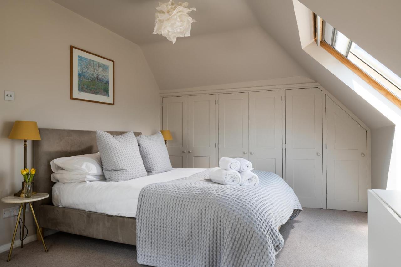 Heights Is A Spacious Modern Luxury With Stunning Views *
